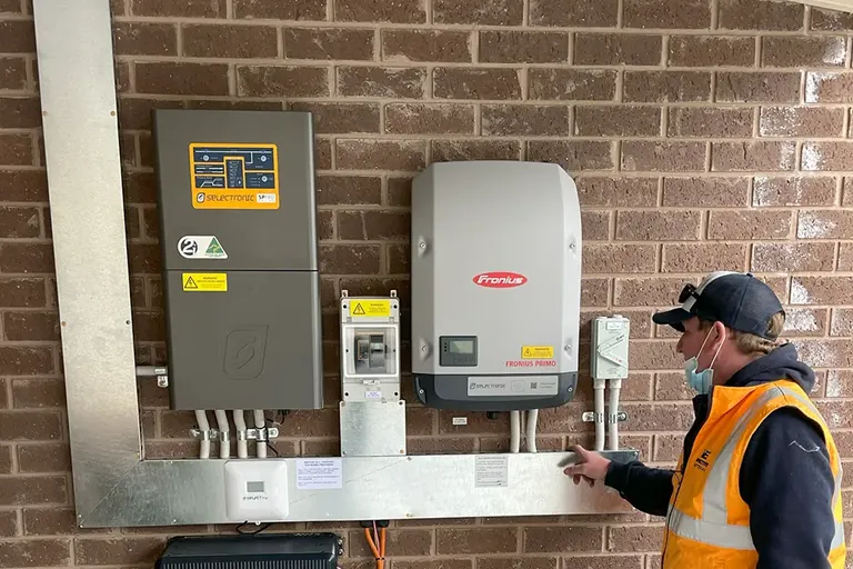 checking-inverter